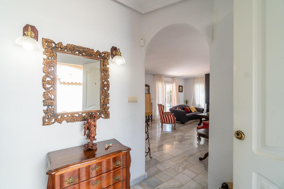 For sale - 4 Bedroom 3 Bathroom Villa in Torrevieja - Cala de cabo cervera  - Alicante