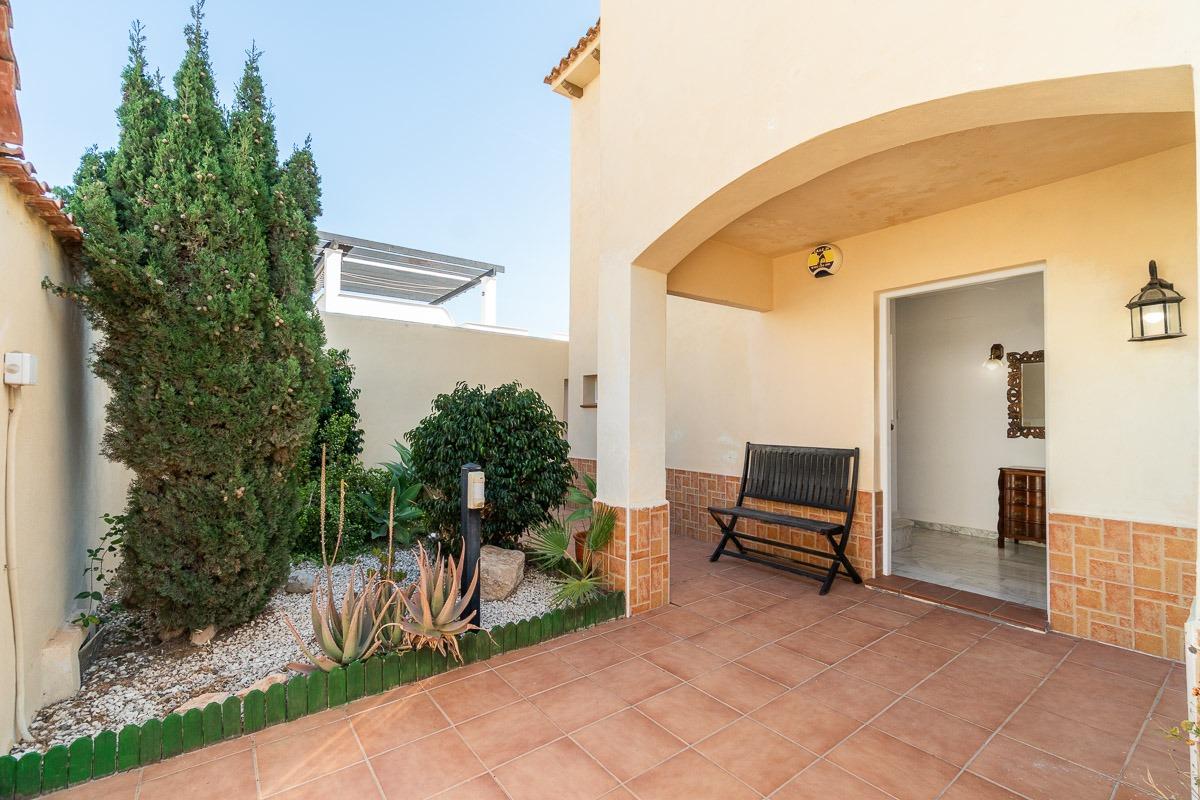For sale - 4 Bedroom 3 Bathroom Villa in Torrevieja - Cala de cabo cervera  - Alicante