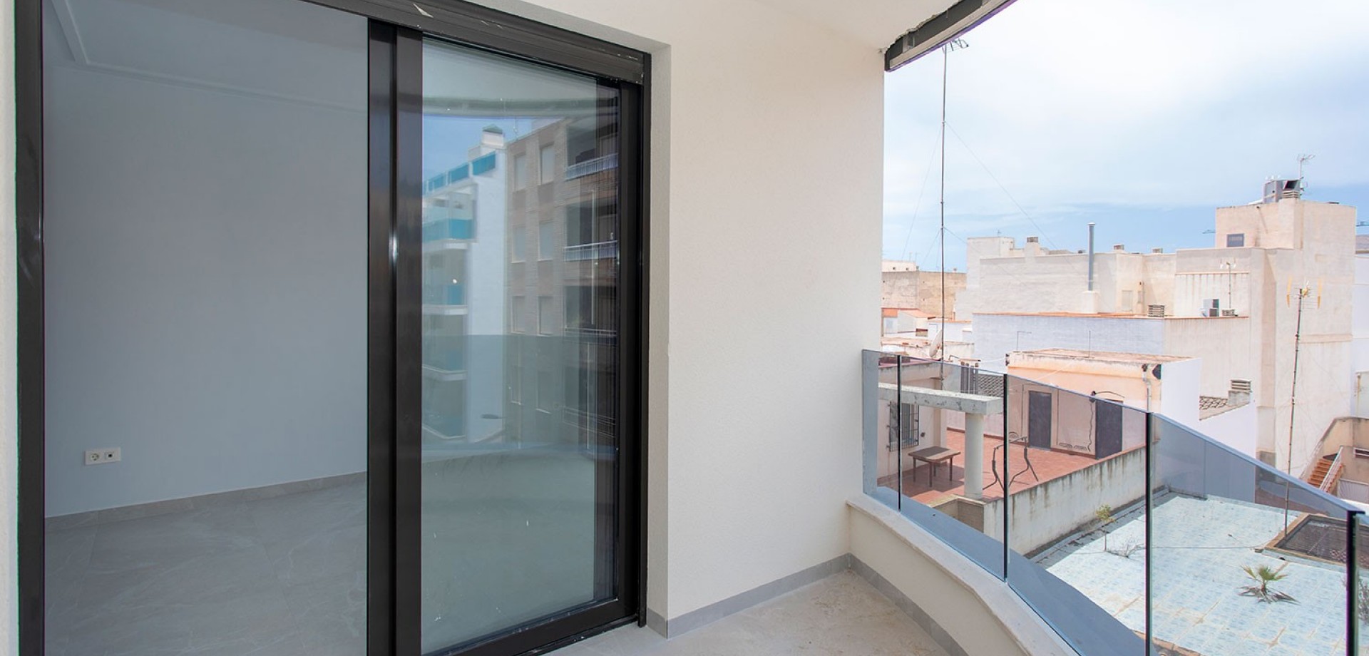 For sale - 2 Bedroom 2 Bathroom Apartment in Torrevieja - Playa del Cura  - Costa Blanca (Alicante)