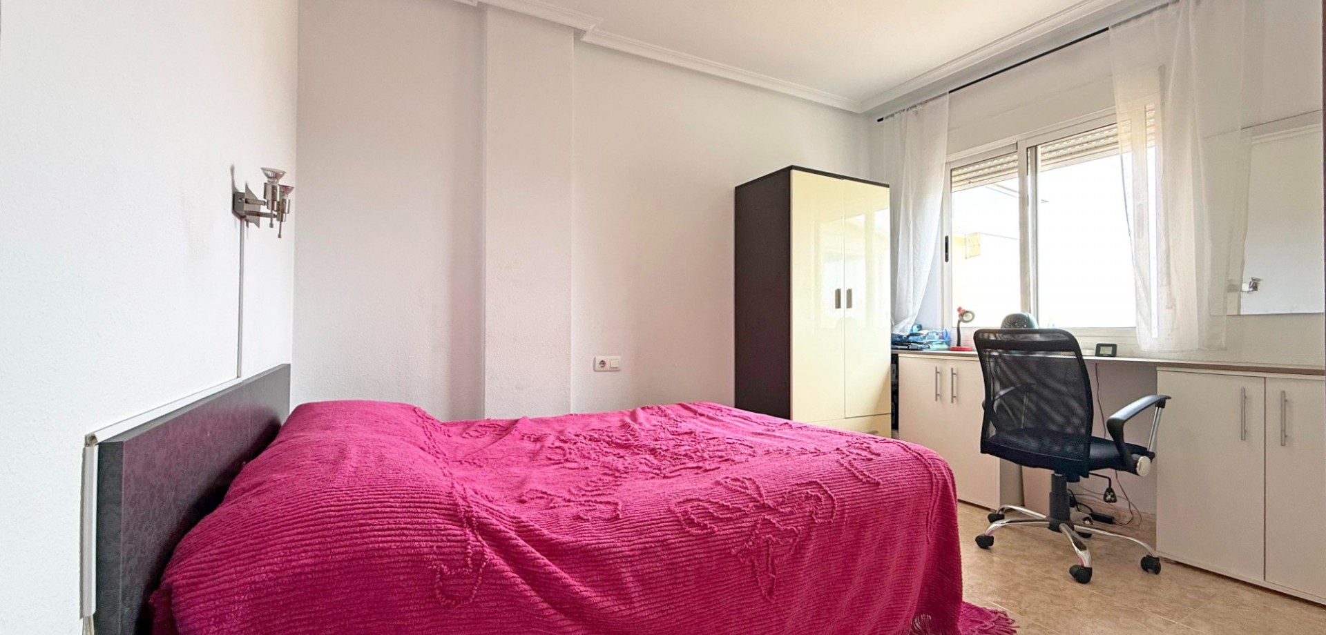 For sale - 2 Bedroom 1 Bathroom Penthouse Apartment in Torrevieja - Torrevieja  - Alicante