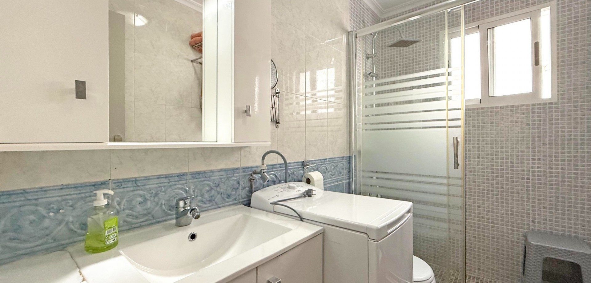 For sale - 2 Bedroom 1 Bathroom Penthouse Apartment in Torrevieja - Torrevieja  - Alicante