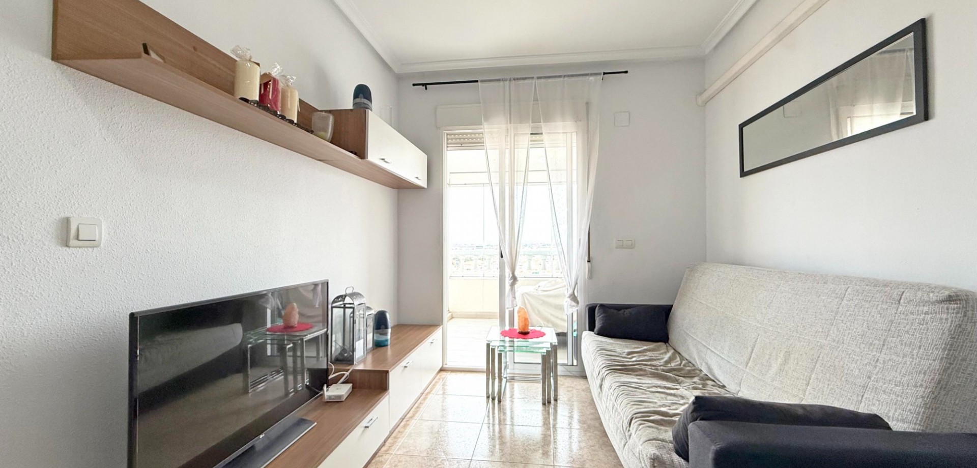 For sale - 2 Bedroom 1 Bathroom Penthouse Apartment in Torrevieja - Torrevieja  - Alicante