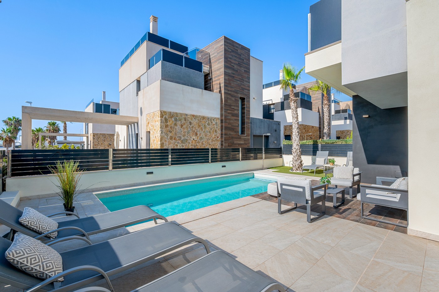 For sale - 4 Bedroom 4 Bathroom Villa in Orihuela Costa - Lomas de Cabo Roig  - Alicante