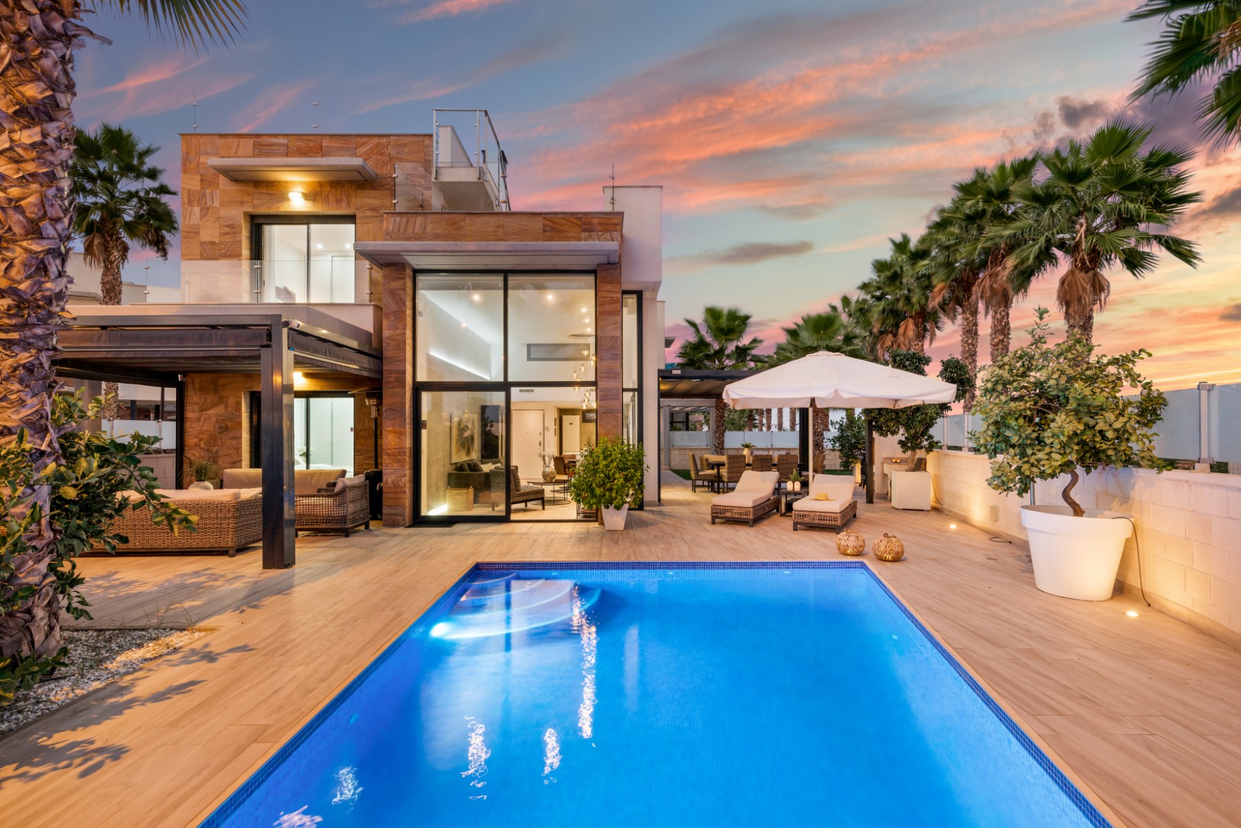For sale - 5 Bedroom 4 Bathroom Villa in Orihuela-Costa - Lomas de Cabo Roig  - Alicante