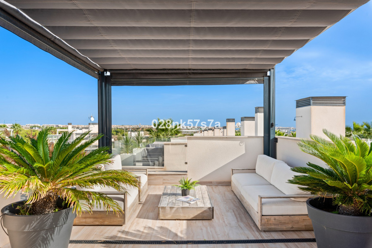 For sale - 5 Bedroom 4 Bathroom House - Detached Villa in Orihuela - Lomas de Cabo Roig  - Alicante