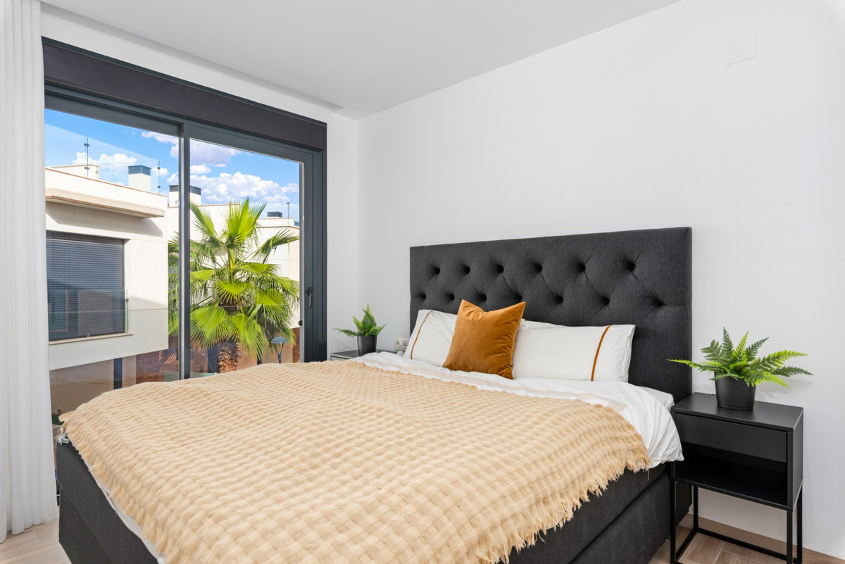 For sale - 5 Bedroom 4 Bathroom House - Detached Villa in Orihuela - Lomas de Cabo Roig  - Alicante
