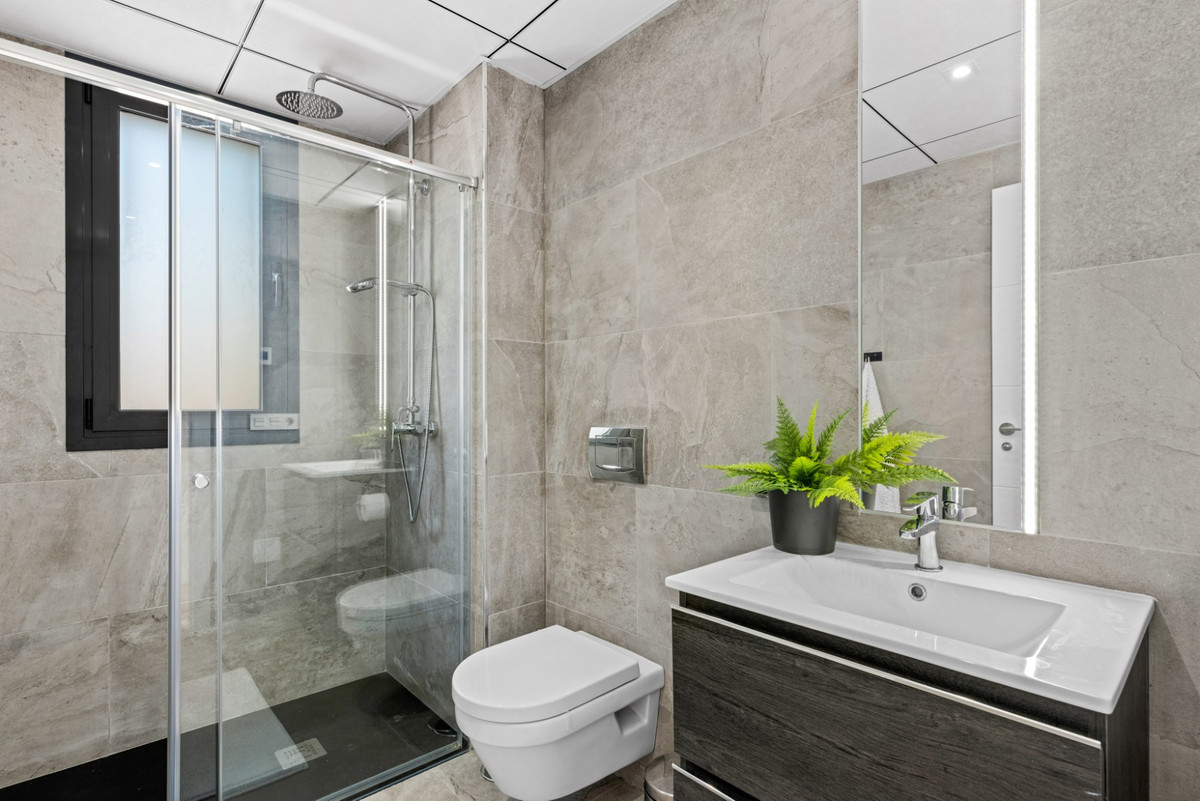 For sale - 5 Bedroom 4 Bathroom House - Detached Villa in Orihuela - Lomas de Cabo Roig  - Alicante