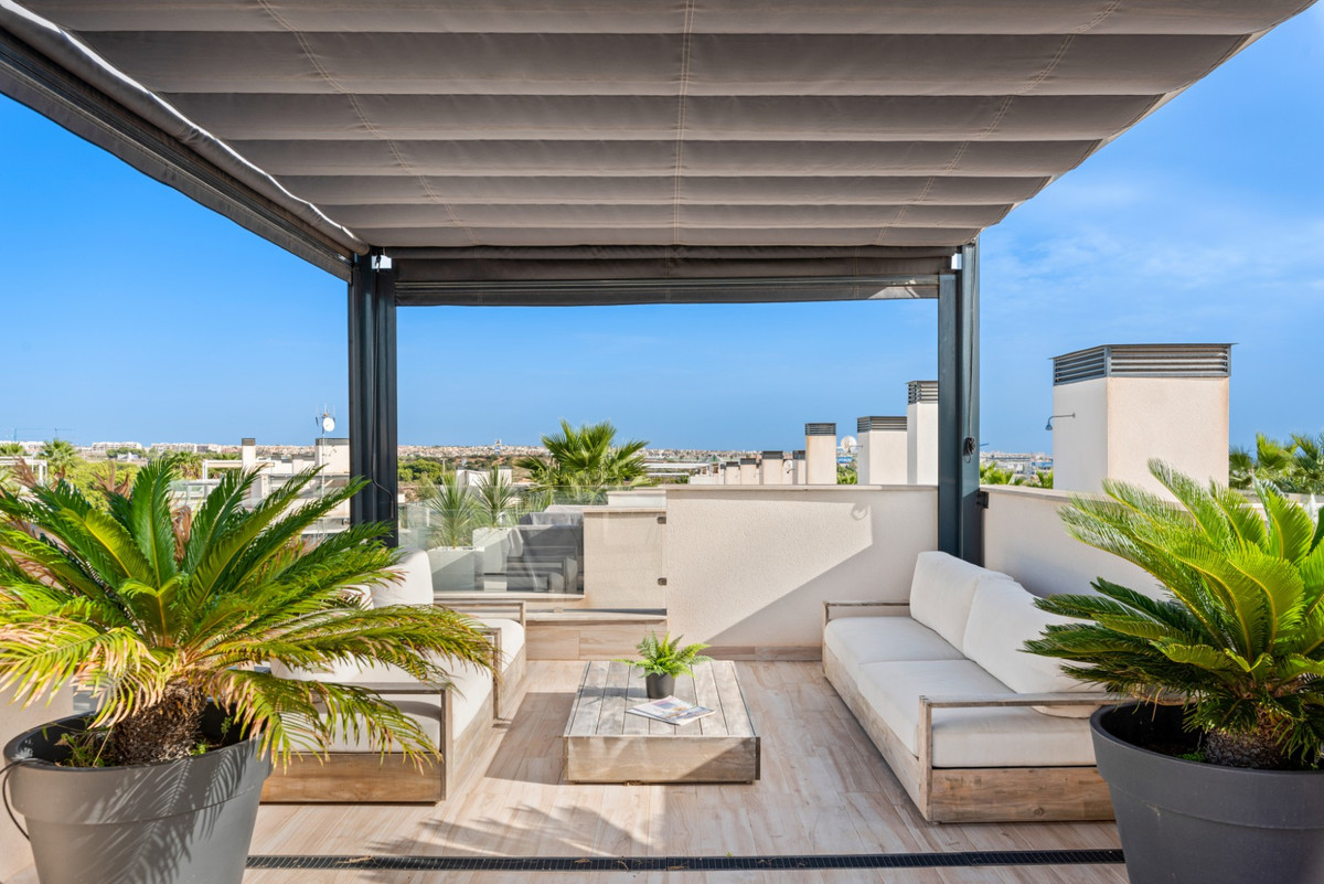 For sale - 5 Bedroom 4 Bathroom House - Detached Villa in Orihuela - Lomas de Cabo Roig  - Alicante