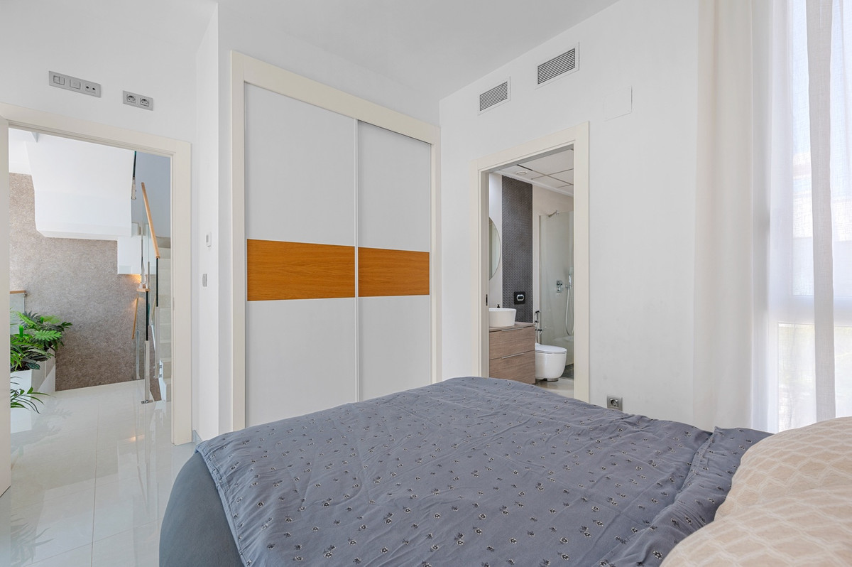 For sale - 3 Bedroom 3 Bathroom -Detached House in Ciudad Quesada  - Ciudad Quesada  - Alicante