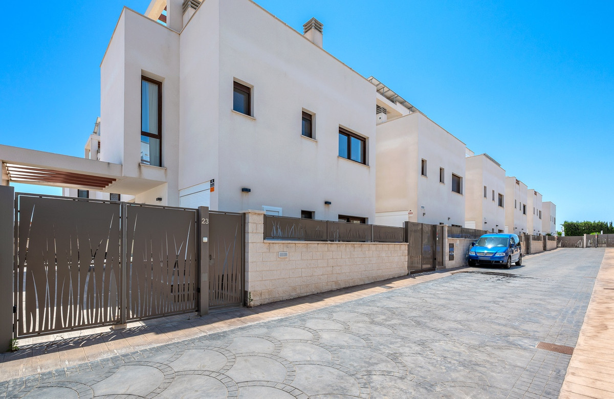 For sale - 3 Bedroom 3 Bathroom -Detached House in Ciudad Quesada  - Ciudad Quesada  - Alicante