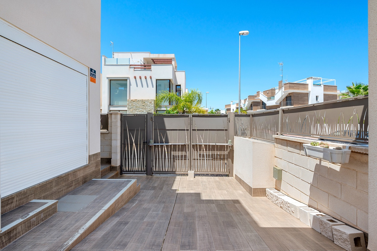 For sale - 3 Bedroom 3 Bathroom Detached House in Ciudad Quesada - Ciudad Quesada  - Alicante