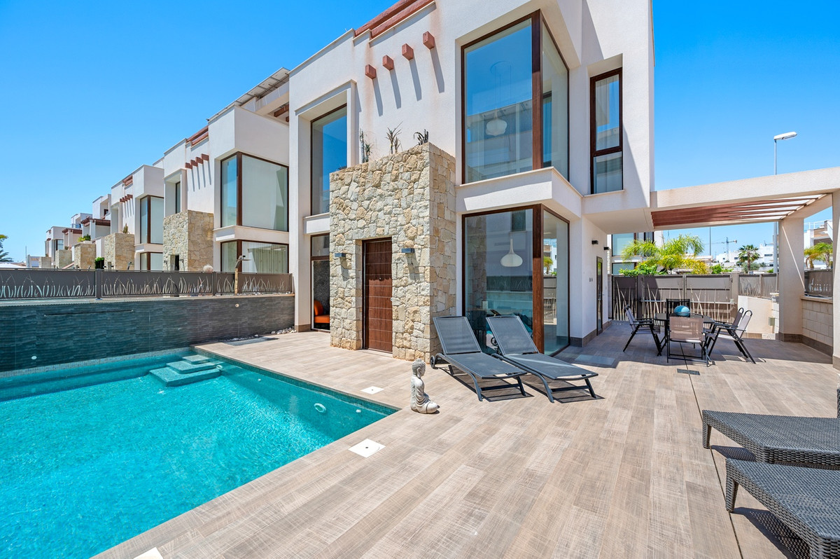 For sale - 3 Bedroom 3 Bathroom -Detached House in Ciudad Quesada  - Ciudad Quesada  - Alicante