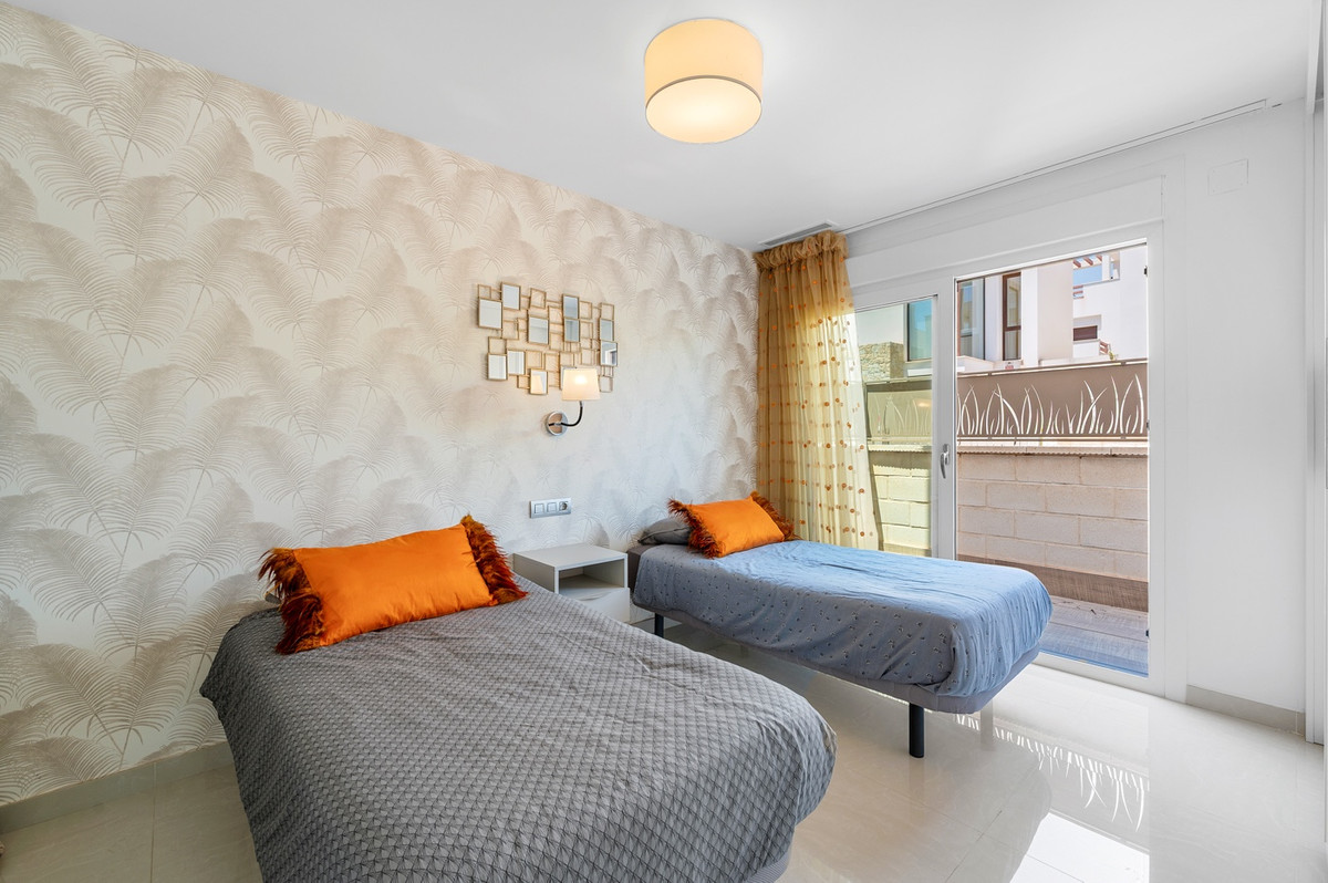For sale - 3 Bedroom 3 Bathroom Detached House in Ciudad Quesada - Ciudad Quesada  - Alicante