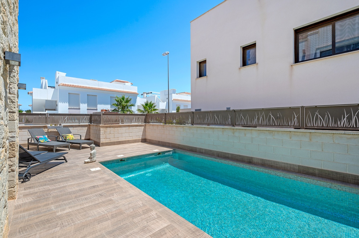 For sale - 3 Bedroom 3 Bathroom -Detached House in Ciudad Quesada  - Ciudad Quesada  - Alicante