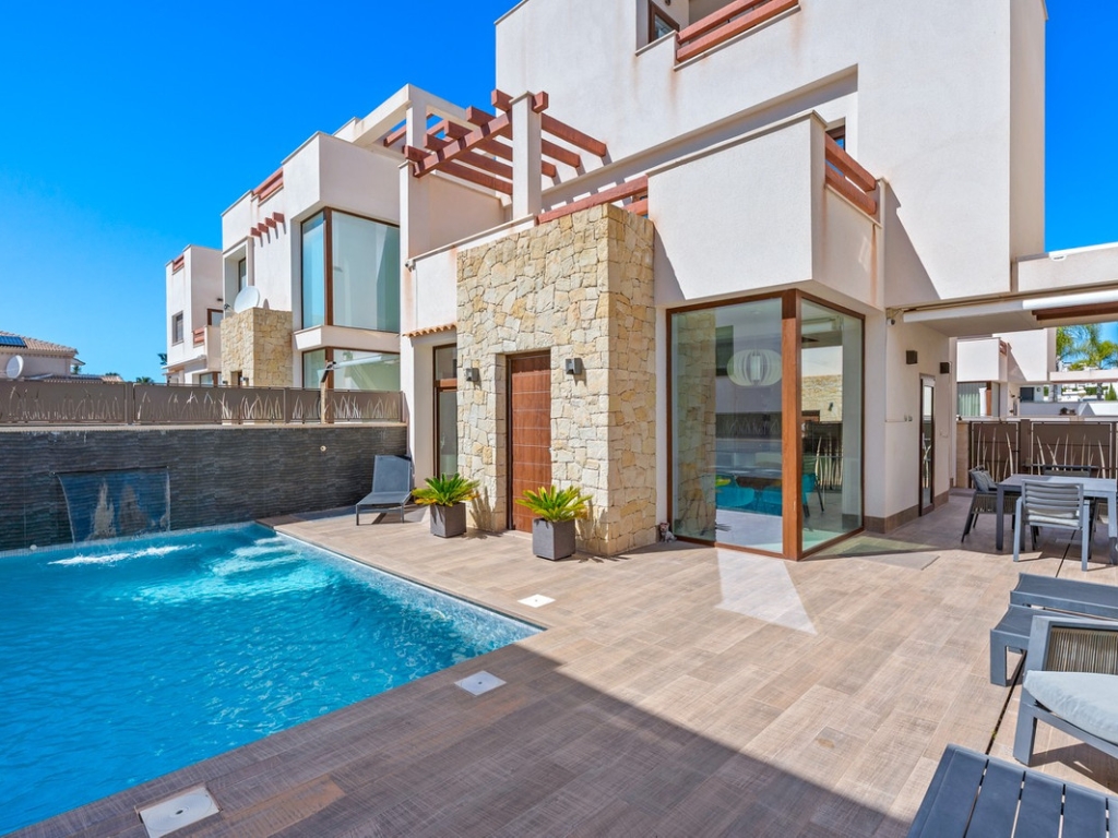 3 Bedroom 3 Bathroom Detached Villa in Ciudad Quesada 