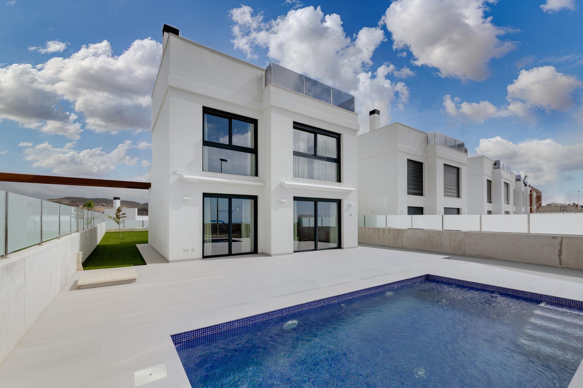 For sale - 3 Bedroom 3 Bathroom Villa in Mutxamel - Mutxamel  - Alicante