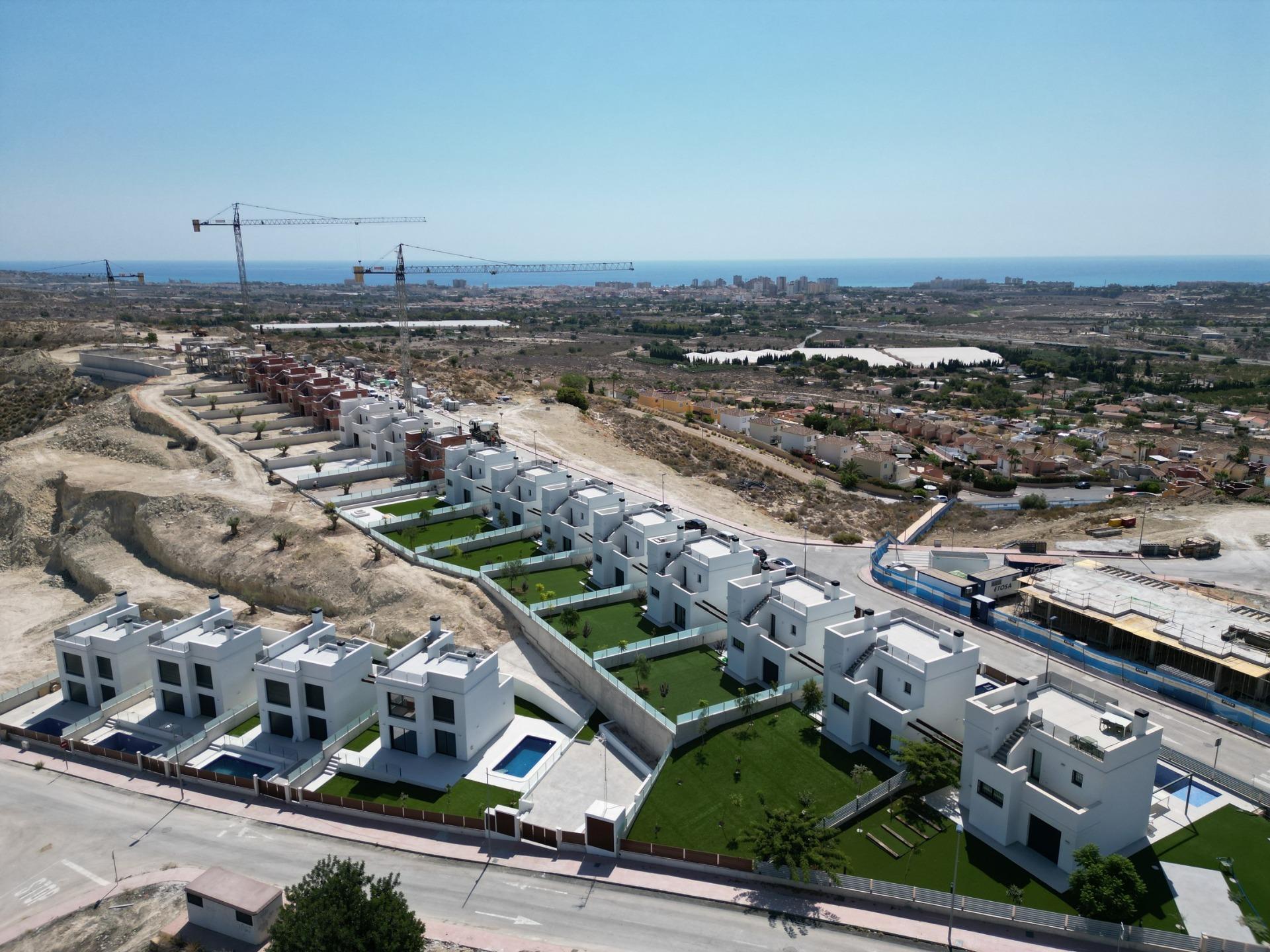 For sale - 3 Bedroom 3 Bathroom Villa in Mutxamel - Mutxamel  - Alicante