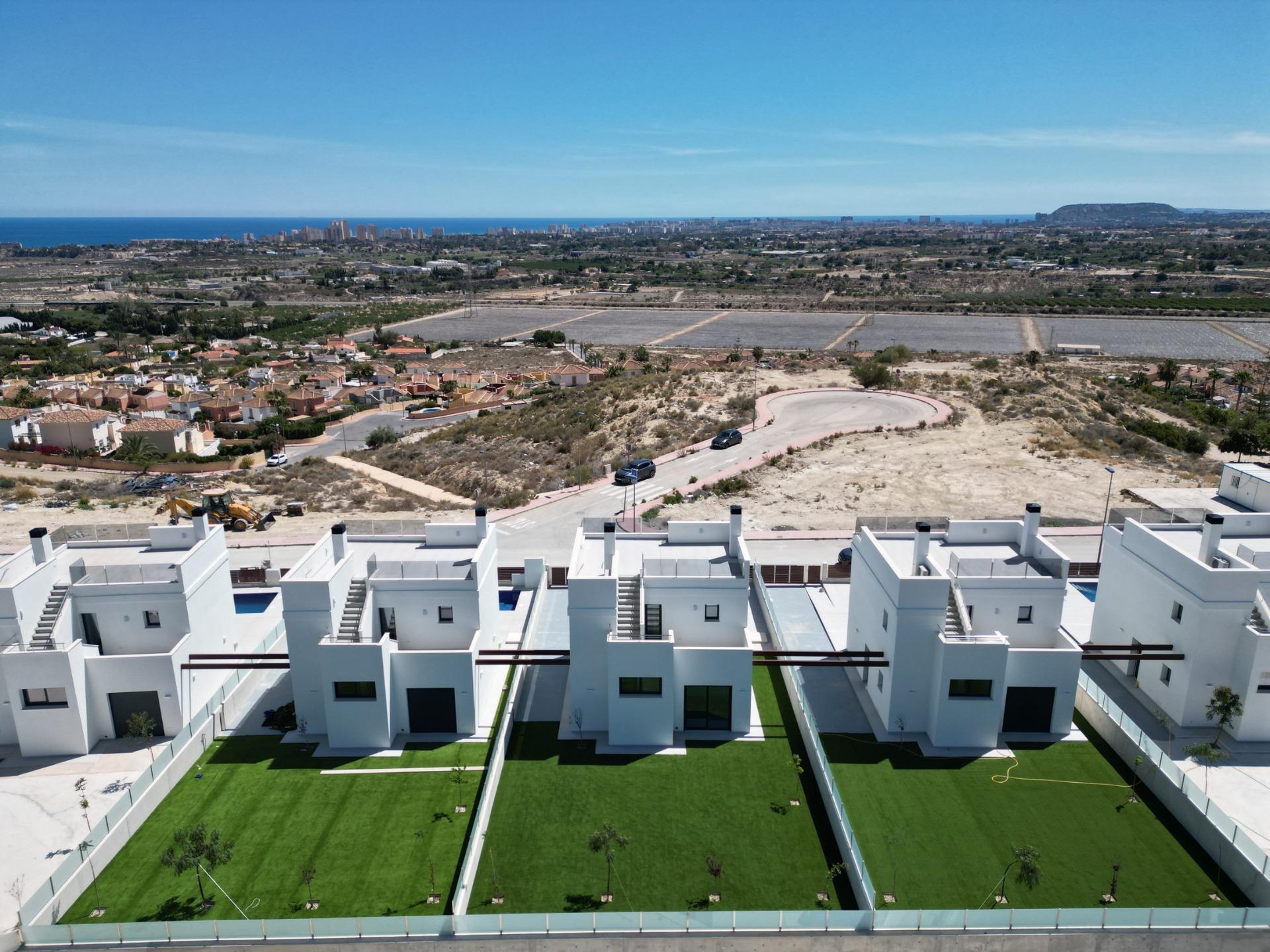 For sale - 3 Bedroom 3 Bathroom Villa in Mutxamel - Mutxamel  - Alicante