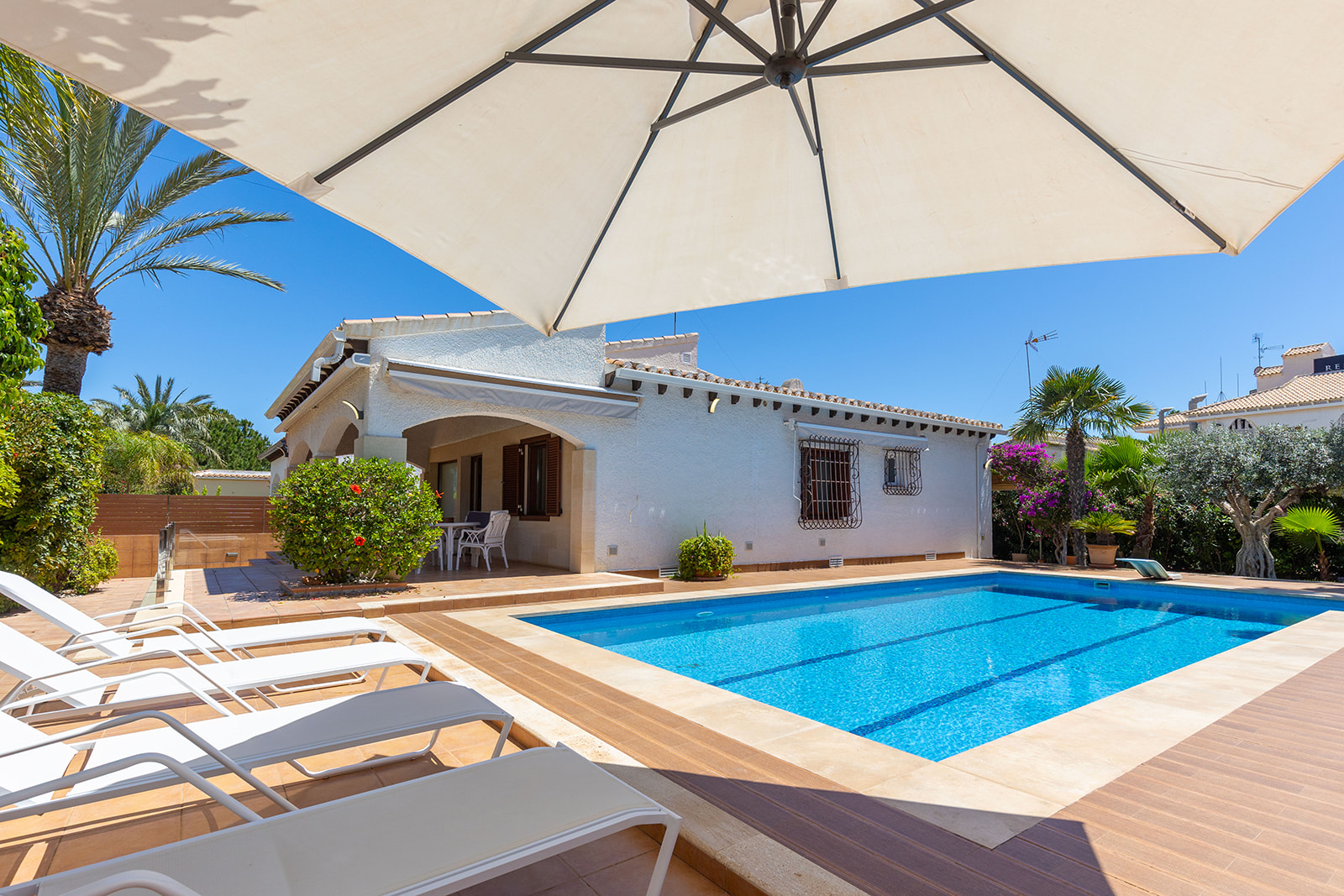 For sale - 4 Bedroom 2 Bathroom Villa in Orihuela - Orihuela Costa  - Alicante