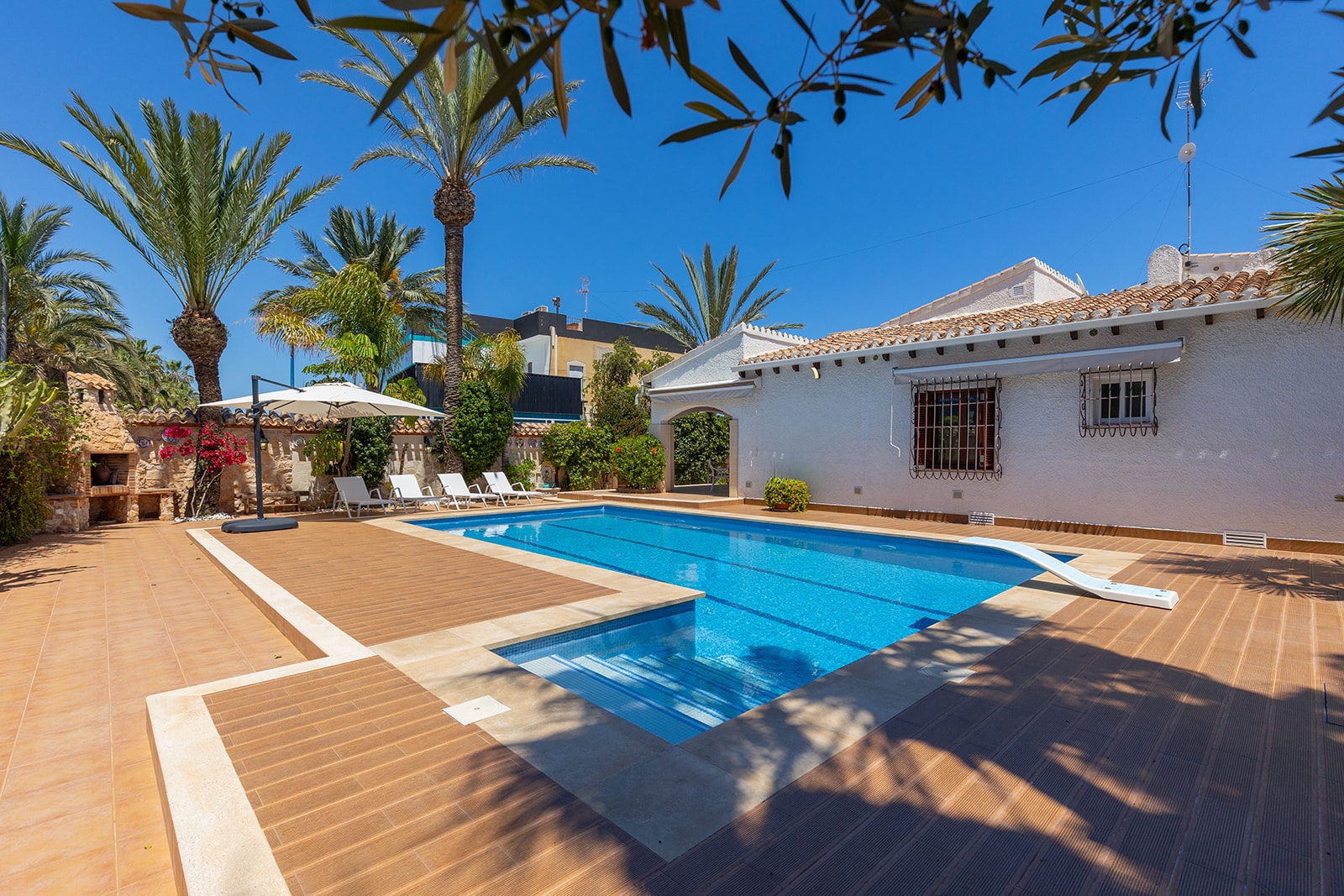 For sale - 4 Bedroom 2 Bathroom Villa in Orihuela - Orihuela Costa  - Alicante