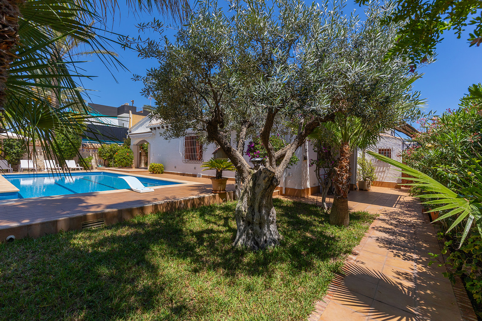 For sale - 4 Bedroom 2 Bathroom Villa in Orihuela - Orihuela Costa  - Alicante