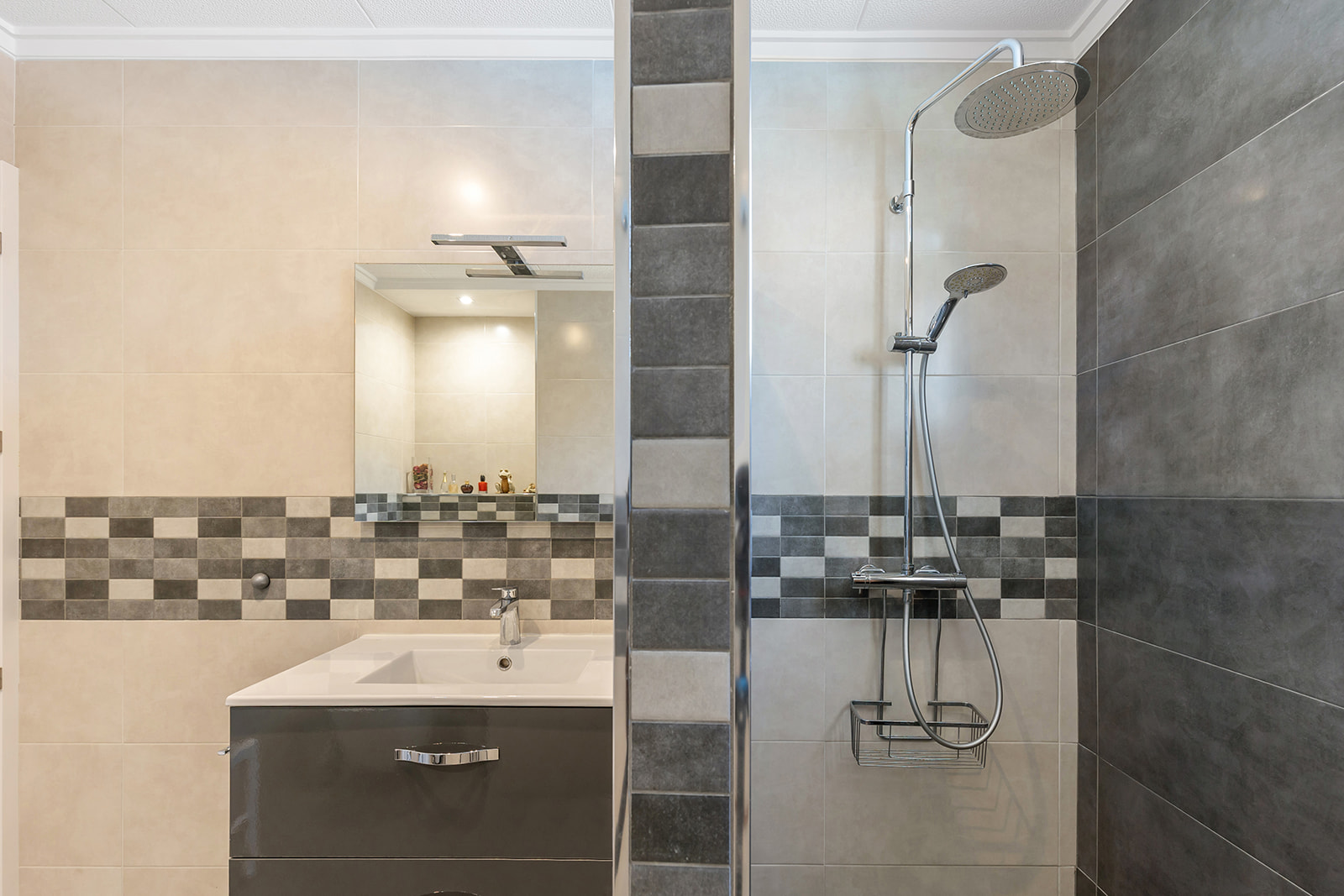 For sale - 4 Bedroom 2 Bathroom Villa in Orihuela - Orihuela Costa  - Alicante
