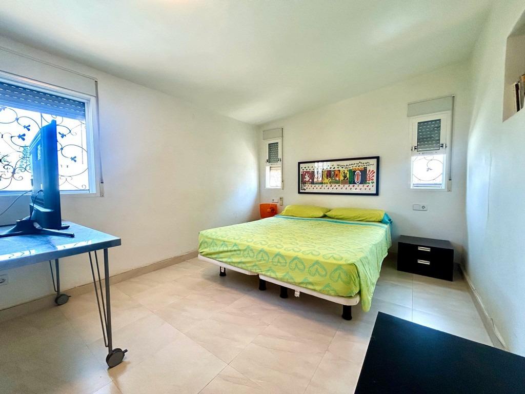 For sale - 4 Bedroom 2 Bathroom Villa in La Zenia - La Zenia  - Alicante