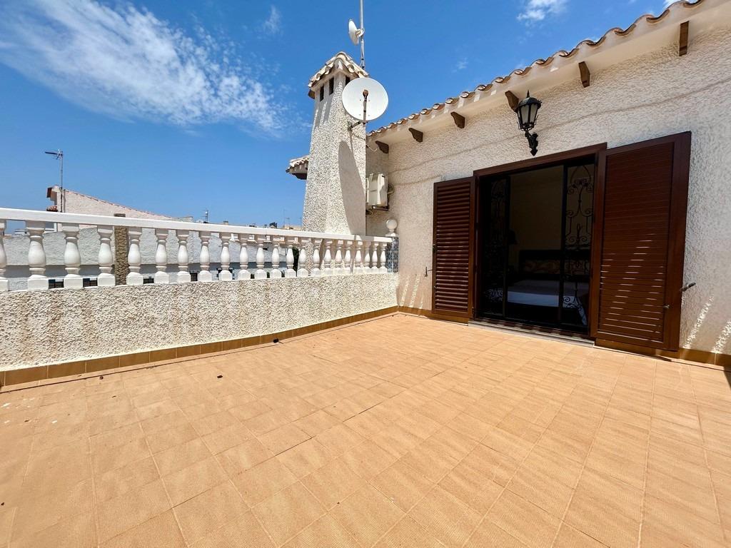 For sale - 4 Bedroom 2 Bathroom Villa in La Zenia - La Zenia  - Alicante