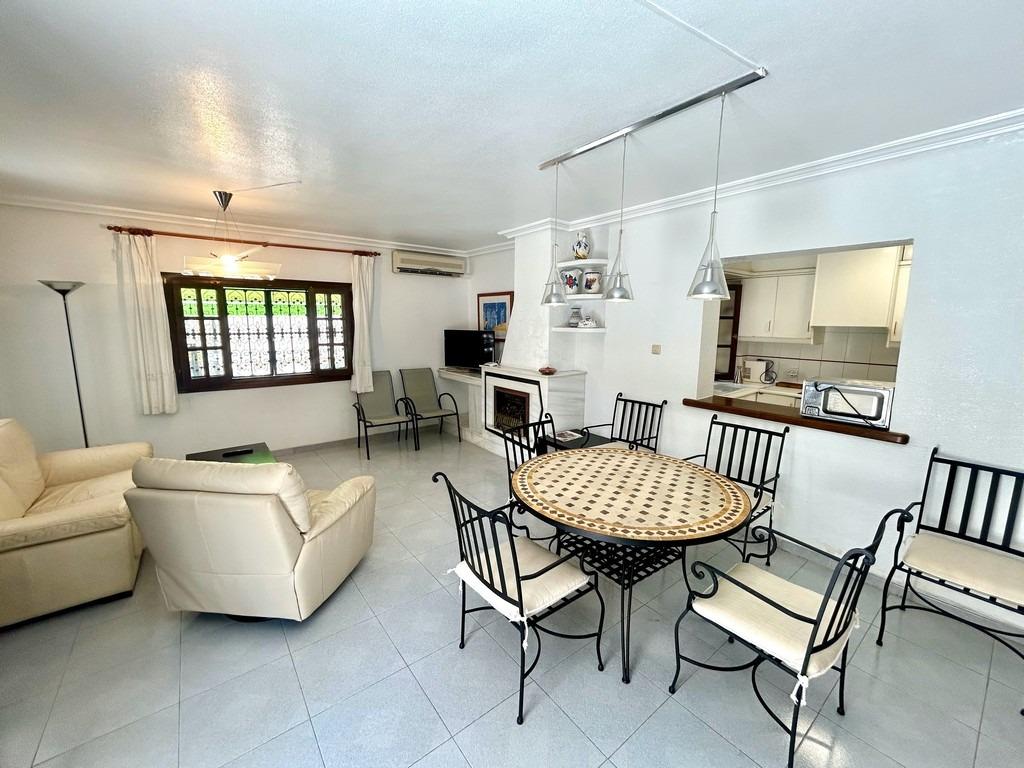 For sale - 4 Bedroom 2 Bathroom Villa in La Zenia - La Zenia  - Alicante