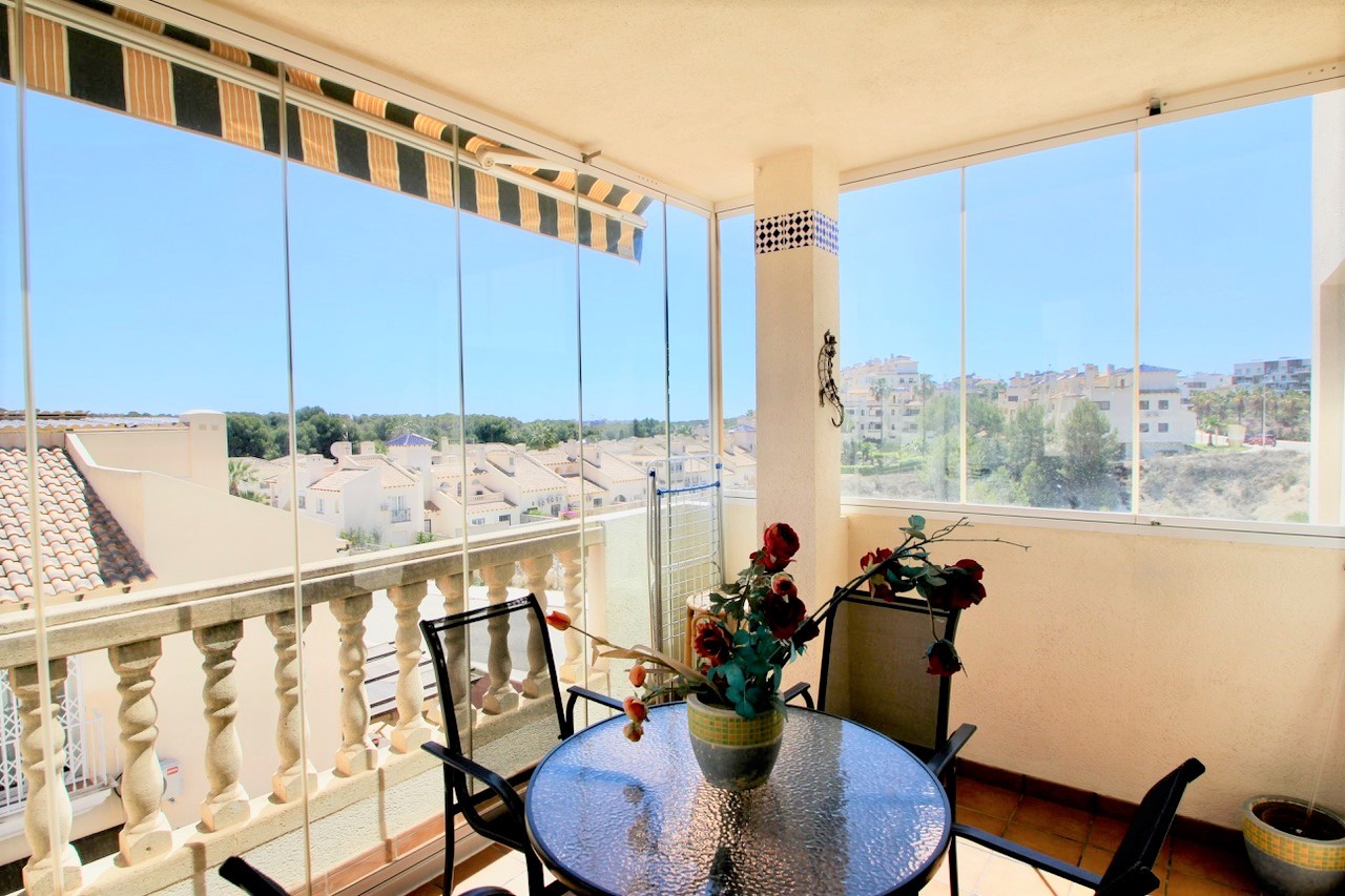 For sale - 3 Bedroom 2 Bathroom Apartment in Villamartin - Orihuela Costa  - Alicante