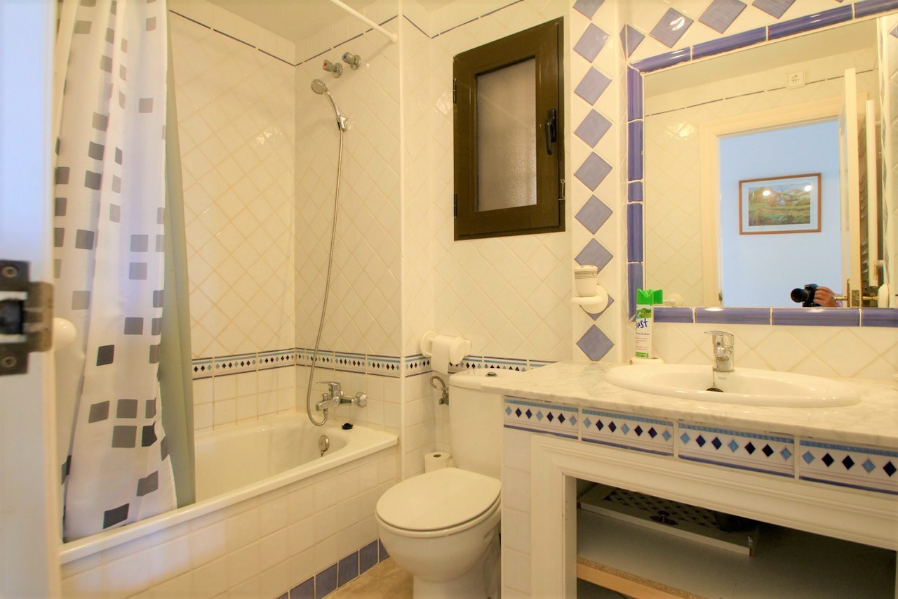 For sale - 3 Bedroom 2 Bathroom Apartment in Villamartin - Orihuela Costa  - Alicante