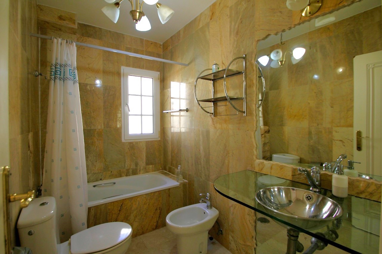 For sale - 3 Bedroom 2 Bathroom Villa in Villamartin - Las Ramblas  - Alicante