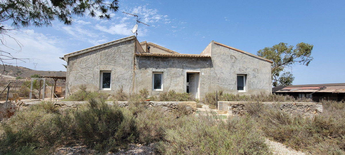 For sale - 4 Bedroom 3 Bathroom House - Finca - Cortijo in Orihuela - Torremendo  - Alicante