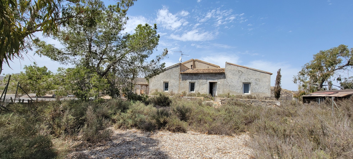 For sale - 4 Bedroom 3 Bathroom House - Finca - Cortijo in Orihuela - Torremendo  - Alicante