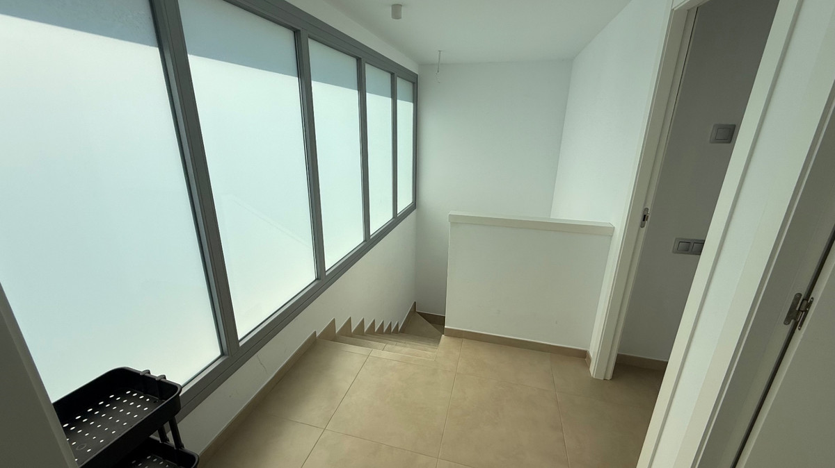 For sale - 3 Bedroom 2 Bathroom House - Detached Villa in Orihuela - Orihuela Centro  - Alicante