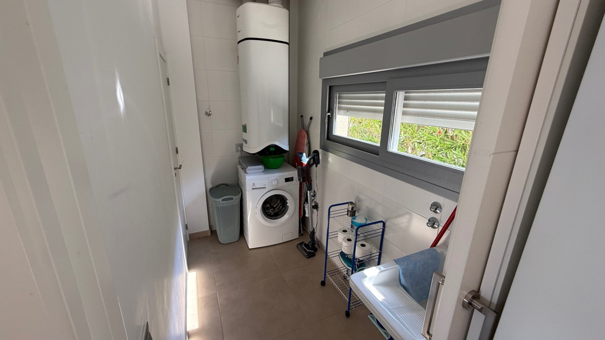 For sale - 3 Bedroom 2 Bathroom House - Detached Villa in Orihuela - Orihuela Centro  - Alicante