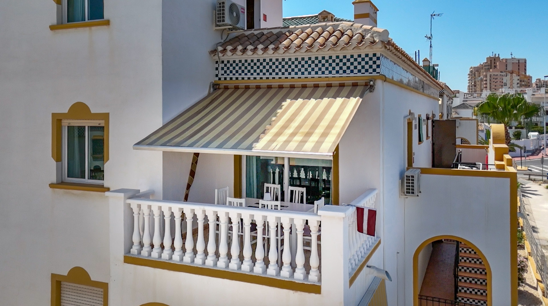 For sale - 3 Bedroom 1 Bathroom Penthouse in La Mata - La mata  - Alicante