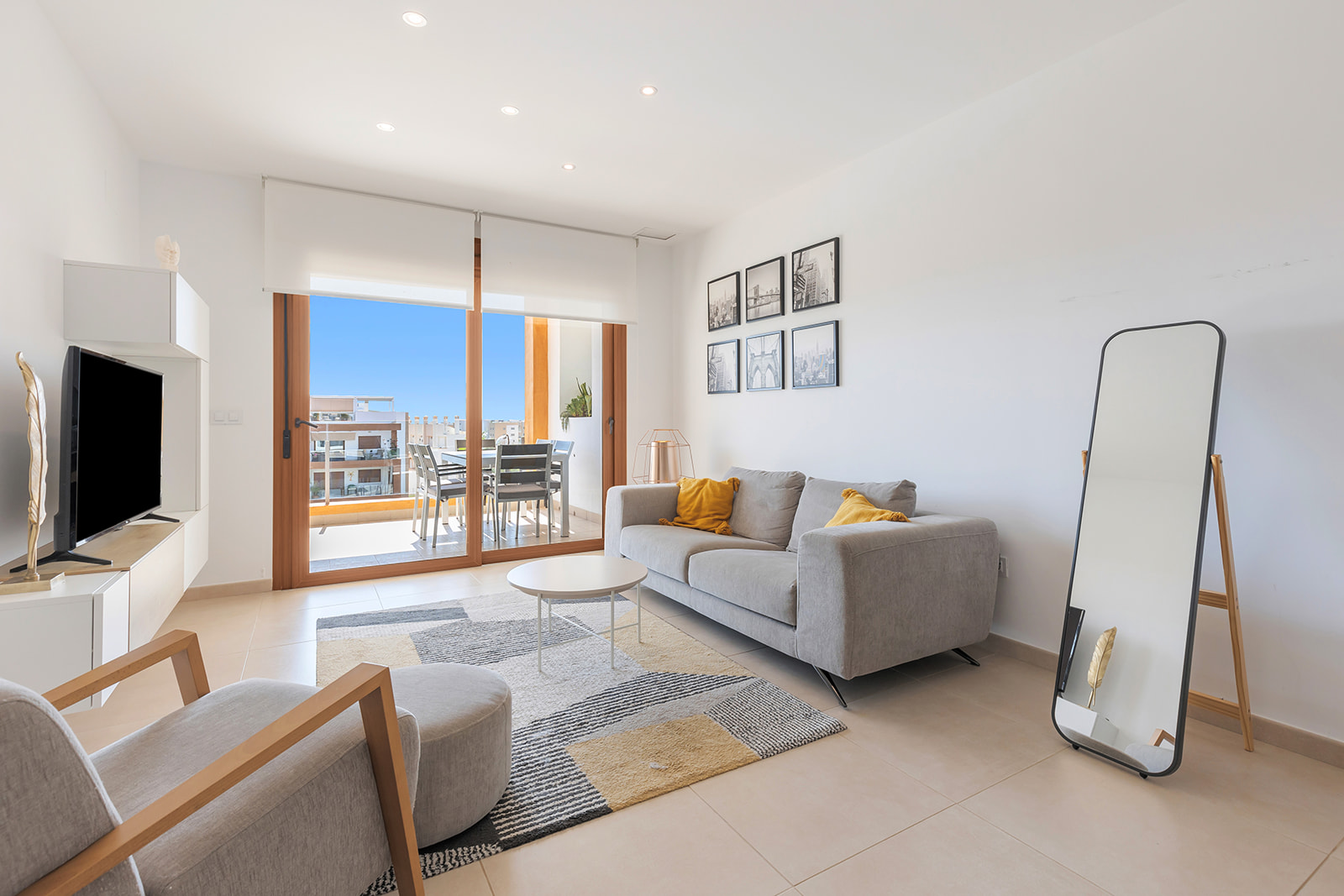 For sale - 3 Bedroom 2 Bathroom Apartment in Orihuela - Los Dolses - Alicante
