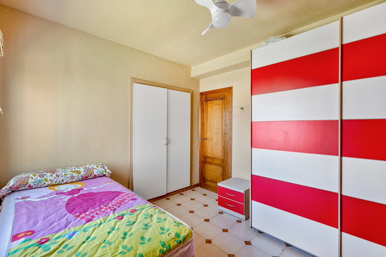 For sale - 4 Bedroom 2 Bathroom Villa in Punta Prima - Rocio del Mar  - Alicante