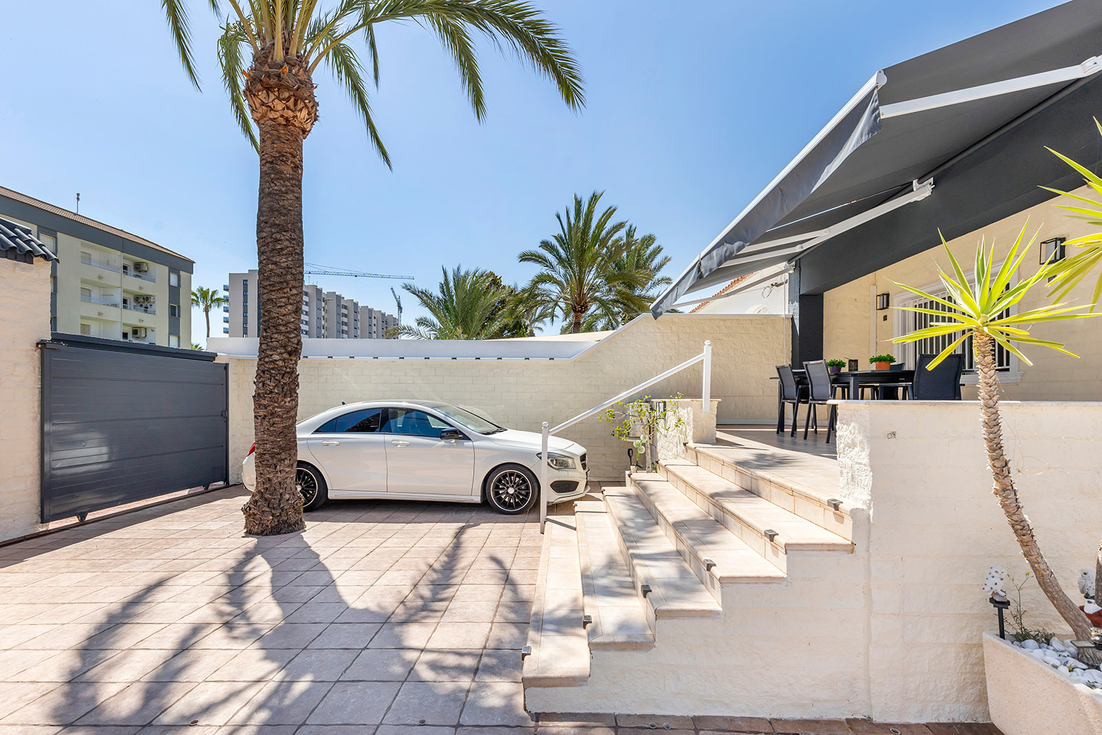 For sale - 4 Bedroom 2 Bathroom Villa in Punta Prima - Rocio del Mar  - Alicante