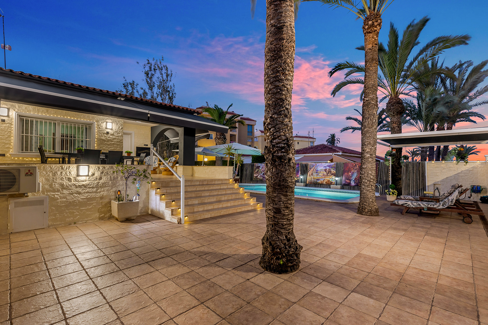 For sale - 4 Bedroom 2 Bathroom Villa in Punta Prima - Rocio del Mar  - Alicante