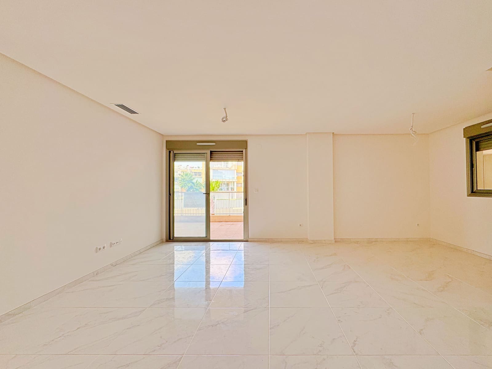 For sale - 2 Bedroom 2 Bathroom Apartment in Los Dolses - Villamartin  - Alicante