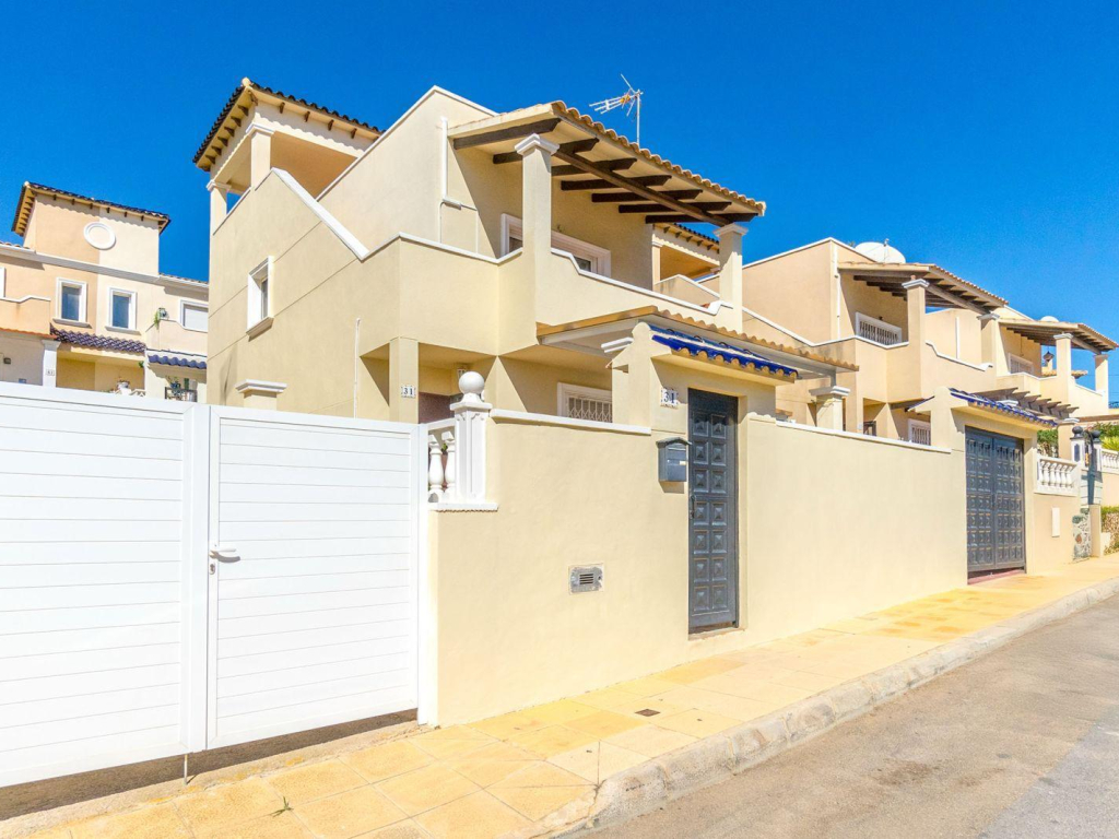 3 Bedroom 2 Bathroom Villa In Villamartin