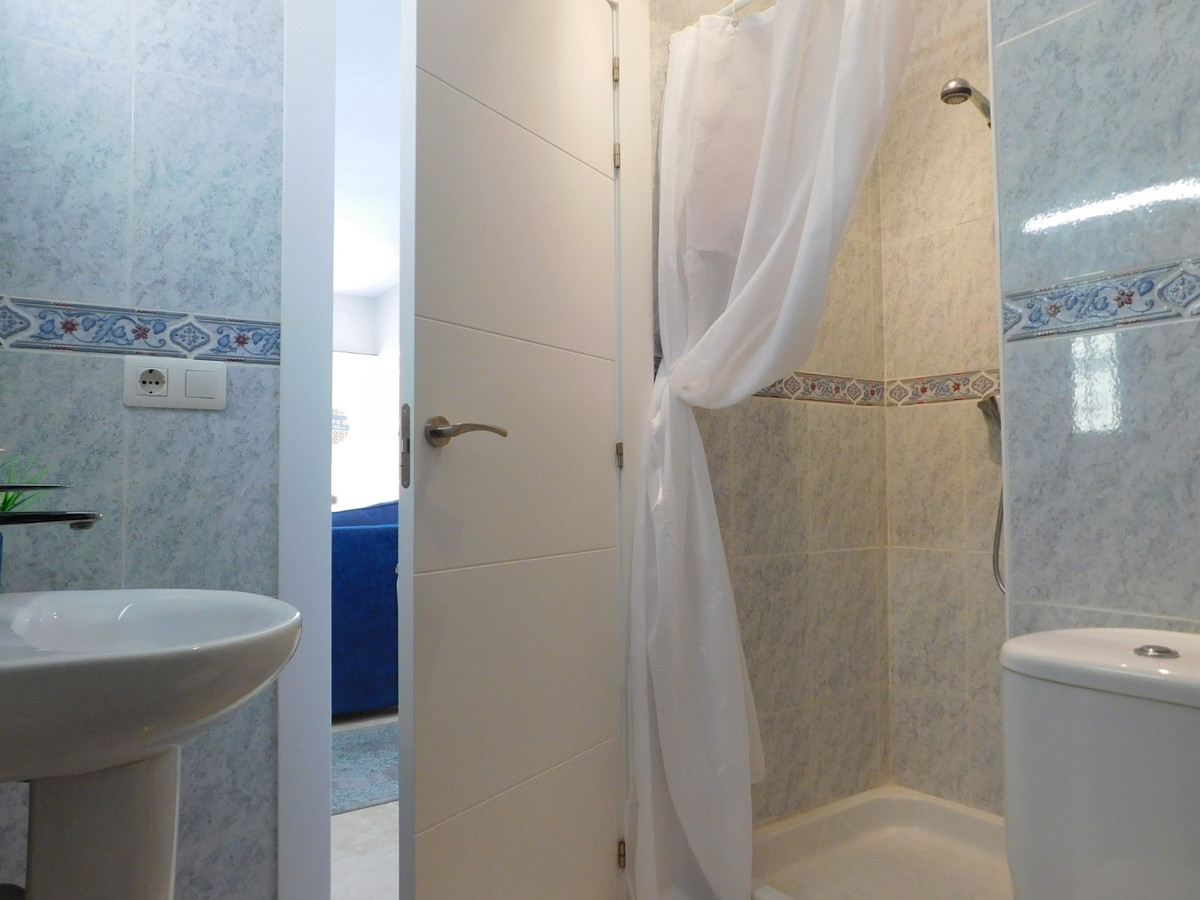 For sale - 3 Bedroom 3 Bathroom Detached Villa in Villamartin - Villamartin  - Alicante