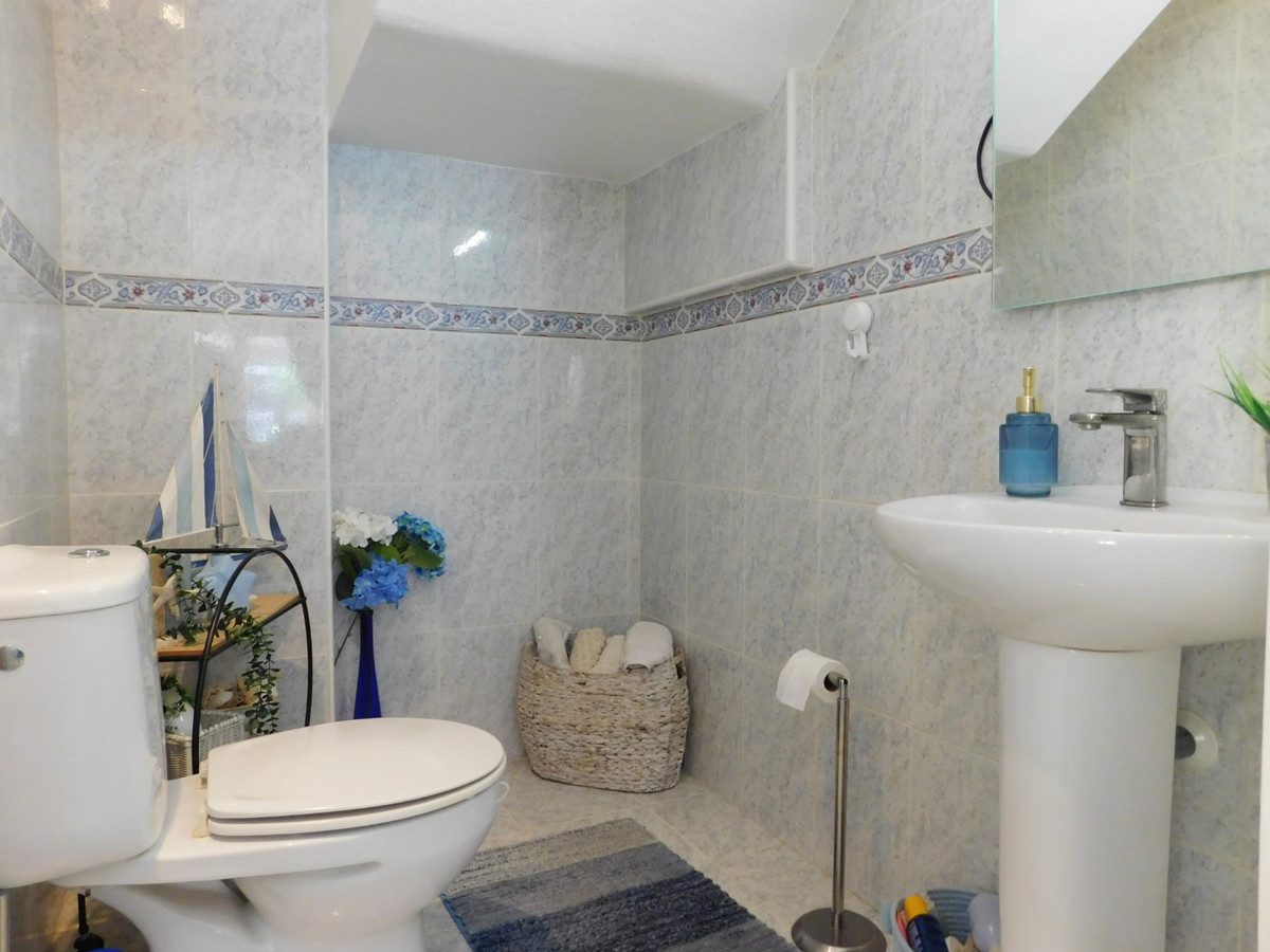 For sale - 3 Bedroom 3 Bathroom Detached Villa in Villamartin - Villamartin  - Alicante
