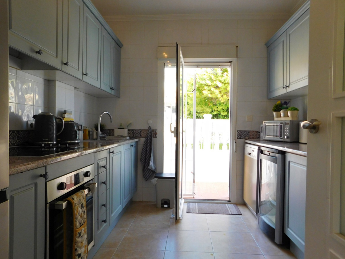For sale - 3 Bedroom 3 Bathroom Detached Villa in Villamartin - Villamartin  - Alicante