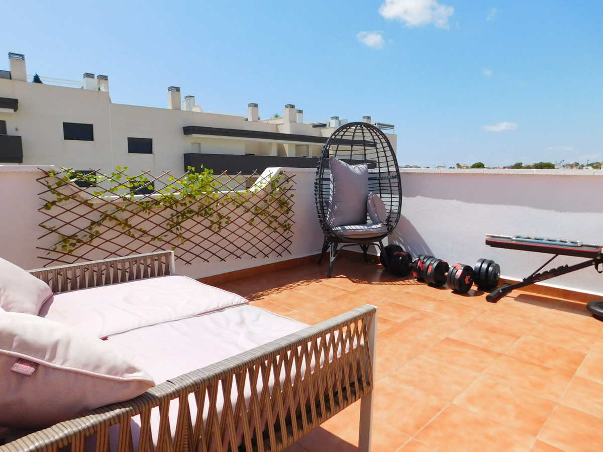 For sale - 3 Bedroom 3 Bathroom Detached Villa in Villamartin - Villamartin  - Alicante