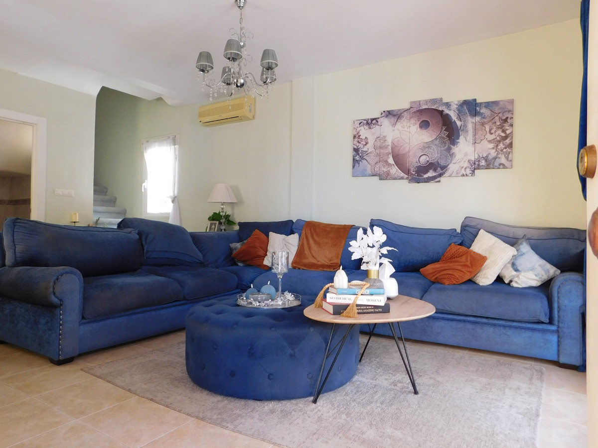 For sale - 3 Bedroom 3 Bathroom Detached Villa in Villamartin - Villamartin  - Alicante