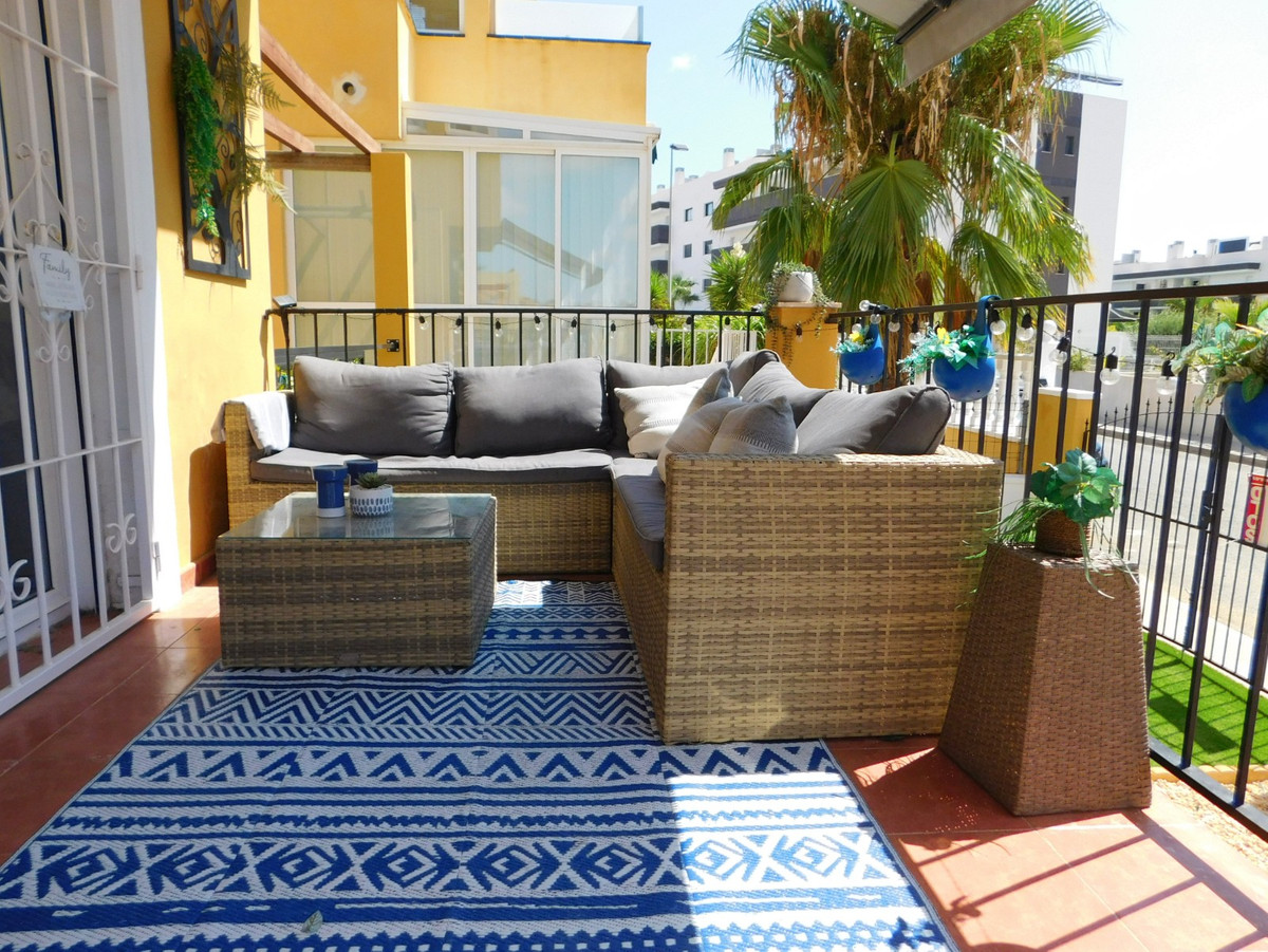 For sale - 3 Bedroom 3 Bathroom Detached Villa in Villamartin - Villamartin  - Alicante