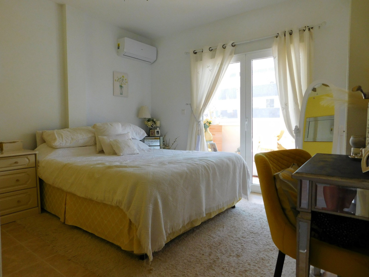 For sale - 3 Bedroom 3 Bathroom Detached Villa in Villamartin - Villamartin  - Alicante